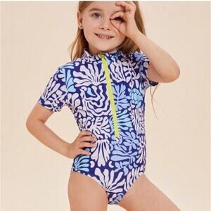 Mini Boden Girl's Tropical Coral Shortsleeve Rash Guard Swimsuit - 4-5 years